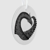 Zwarte hartdraak op wit ornament (voorkant)