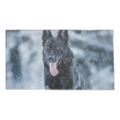 Zwarte herder in het Hoesje van de sneeuwdekooter Kussensloop (Achterkant)