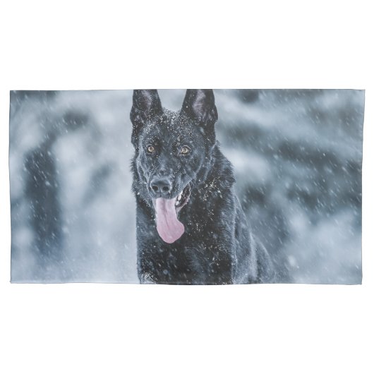 Zwarte herder in het Hoesje van de sneeuwdekooter Kussensloop (Voorkant)