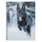 Zwarte herder in het Hoesje van de sneeuwdekooter Notitieboek (Voorkant)
