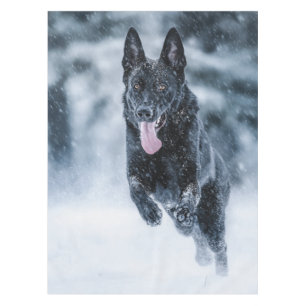 Zwarte herder in het Hoesje van de sneeuwdekooter Tafelkleed