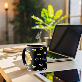 Zwarte hommels gele zonnebloemen mok