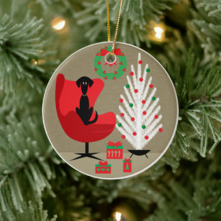 Zwarte hond in mid century kerstkamer keramisch ornament