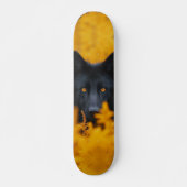 Zwarte hond met prachtige gouden ogen persoonlijk skateboard (Voorkant)