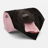 Zwarte hond portret op roze stropdas (Opgerold)