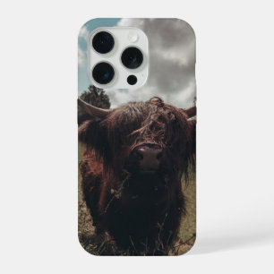 Zwarte hoogland Schotse koe grazend retro iPhone 15 Pro Case