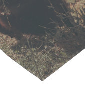 Zwarte hoogland Schotse koe grazend retro Korte Tafelloper (Hoek)