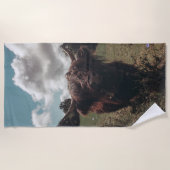 Zwarte hoogland Schotse koe grazend retro Strandlaken (Voorkant)