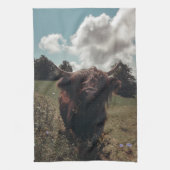 Zwarte hoogland Schotse koe grazend  retro Theedoek (Verticaal)