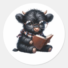 Zwarte Hooglandkoe Leest Een Boek Ronde Sticker