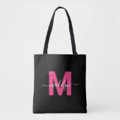 Zwarte Hot Roze Moderne Script Naam Monogram Tote Bag (Voorkant)