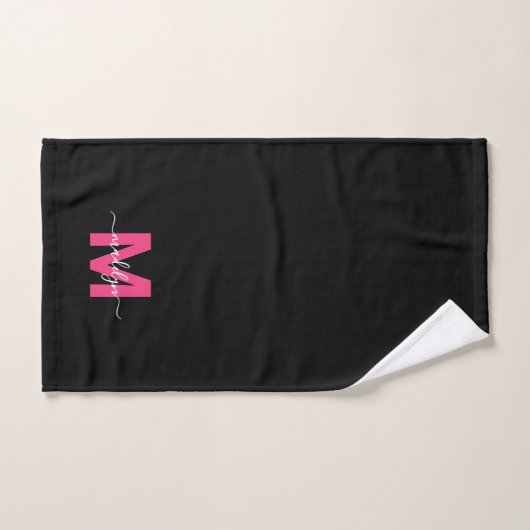 Zwarte Hot Roze Script Naam Monogram Handdoek (Handdoek)