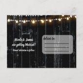 Zwarte houten slingerlichten vat save the date aankondigingskaart (Achterkant)