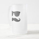 Zwarte Humor en zonnebril Gift Matglas Bierpul (Voorkant links)