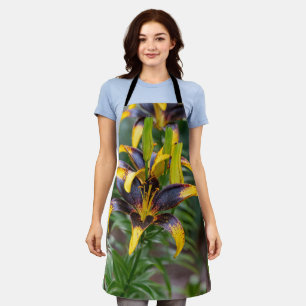 Zwarte hybride Aziatische lelie: Elegante bloemen Schort