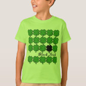 Zwarte Ieren met veel shamrocks T-shirt (Voorkant)