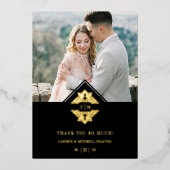 Zwarte Initialen Golden Chic Lace Romantic Wedding Folie Uitnodiging (Voorkant)