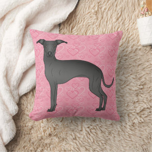 Zwarte Italiaanse Greyhound Mopshond Op Roze Harte Kussen