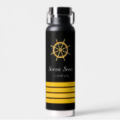 Zwarte jachtboot naam goud stuurwiel strepen waterfles (Voorkant)