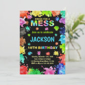 Zwarte jurk voor rommel verf verjaardagsuitnodigin kaart (Staand voorkant)