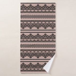 Zwarte kant, openwerk, bruine achtergrond, beige,  badhanddoek