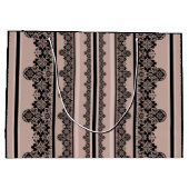 Zwarte kant, openwerk, bruine achtergrond, beige,  groot cadeauzakje (Achterkant)