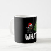 Zwarte kat die een kerstboom duwt Grappig Koffiemok (Voorkant links)