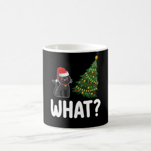 Zwarte kat die een kerstboom duwt Grappig Koffiemok