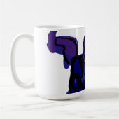 Zwarte kat die pompoen speelt koffiemok (Links)