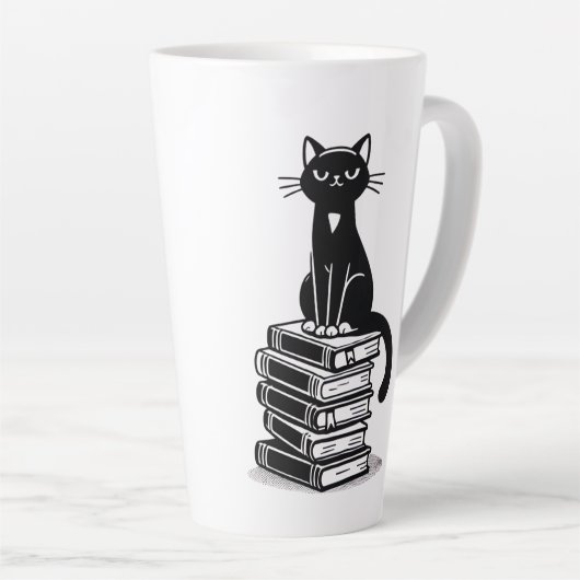 Zwarte kat en boeken – minimalistisch design latte mok (Rechterhoek)