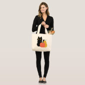 Zwarte kat en pompoenen grote tote bag (Voorkant (model))