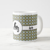 Zwarte kat en roze bloemen blauw grote koffiekop (Voorkant rechts)