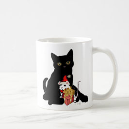 Zwarte kat en witte kerst bij de muis koffiemok