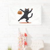Zwarte kat groeven bij de Halloween bash, swingend Spandoek (Insitu)