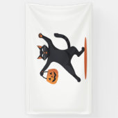 Zwarte kat groeven bij de Halloween bash, swingend Spandoek (Verticaal)