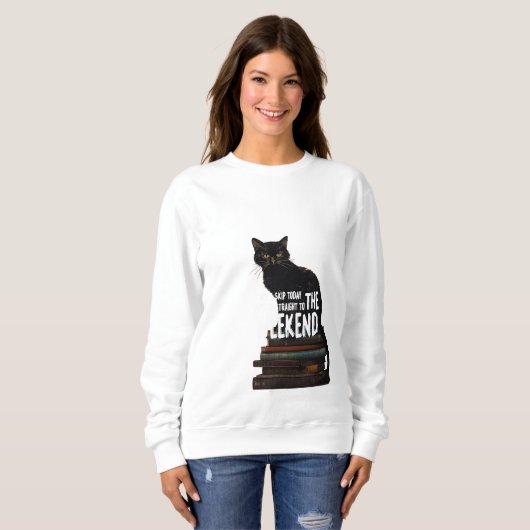 Zwarte kat in boeken "Skip to the Weekend" Trui (Voorkant volledig)