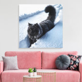 Zwarte kat in diepe sneeuw canvas afdruk (Insitu (Woonkamer))