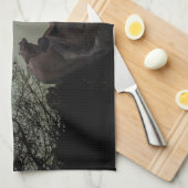 Zwarte kat in een boom voor een volle maan theedoek (Quarter Fold)