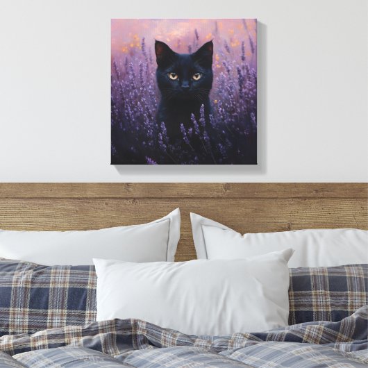 Zwarte kat in een lavendelveld illustratie canvas afdruk (Insitu (Slaapkamer))
