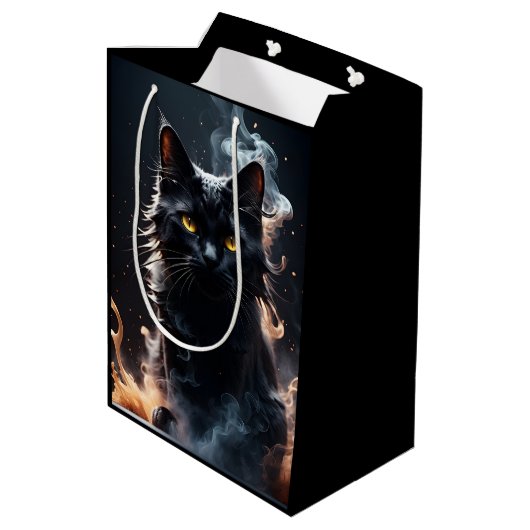 Zwarte kat in een smog van rook Mystified Medium Cadeauzakje (Achterkant Gekanteld)