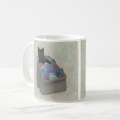 Zwarte kat in garen koffiemok (Voorkant links)