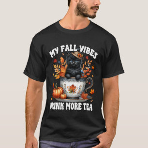 Zwarte Kat in Herfst Warme Theekop voor Kitten Moe T-shirt