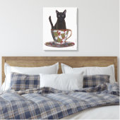 Zwarte kat in Teacup Canvas Afdruk (Insitu (Slaapkamer))