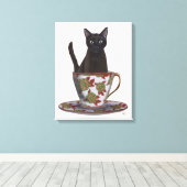 Zwarte kat in Teacup Canvas Afdruk (Insitu (Houten vloer))