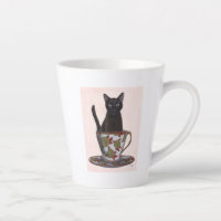 Zwarte kat in Teacup