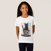 Zwarte kat in Teacup T-shirt (Voorkant volledig)