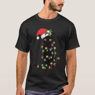Zwarte kat kerstman verstrikt in lichten t-shirt