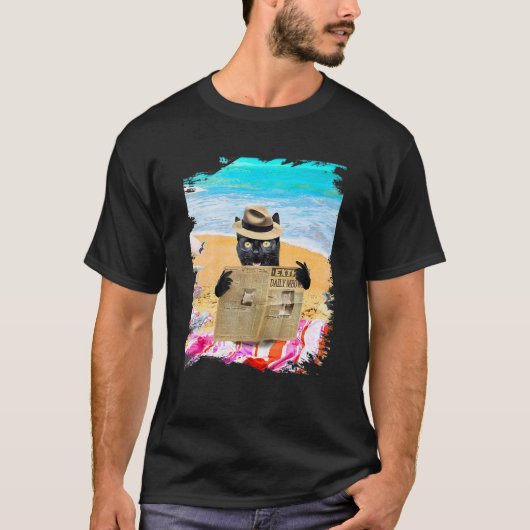 Zwarte Kat Leest Krant Op Strand T-shirt (Voorkant)