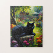Zwarte kat loungen in de lente tuin schilderij legpuzzel (Verticaal)