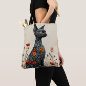 Zwarte kat met bloemen esthetisch tote bag (Dichtbij)